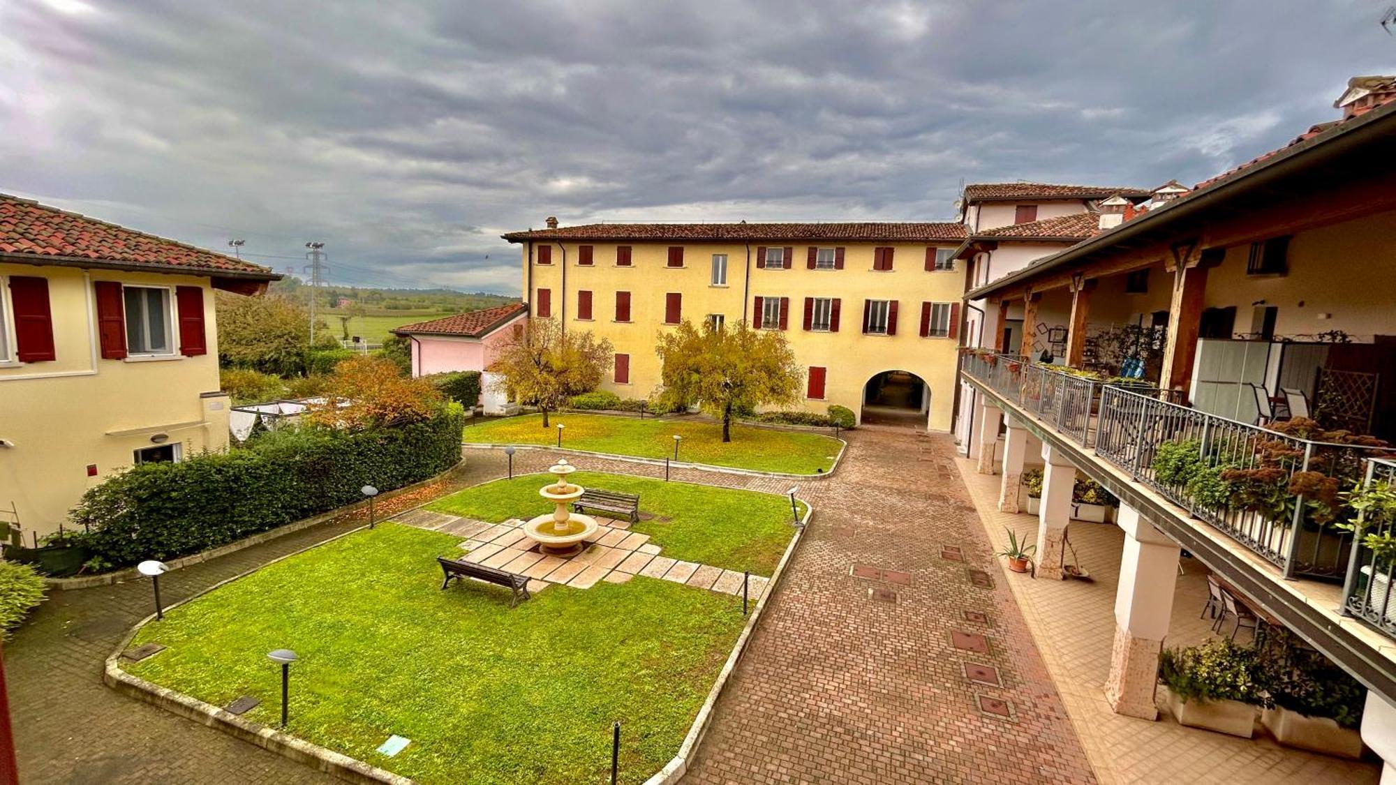 Wendy Apartment- Twobedroom & Pool & Parkprivatefree & Sports Desenzano del Garda Buitenkant foto