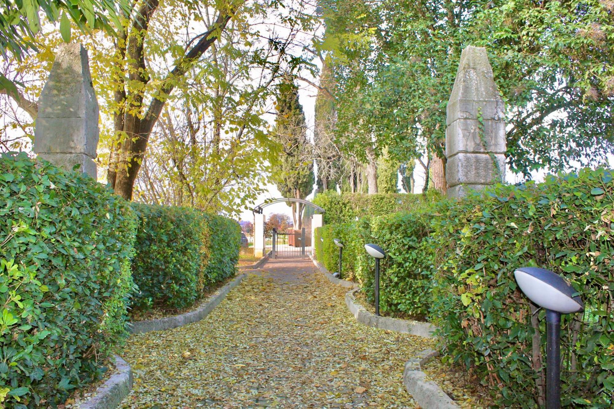 Wendy Apartment- Twobedroom & Pool & Parkprivatefree & Sports Desenzano del Garda Buitenkant foto