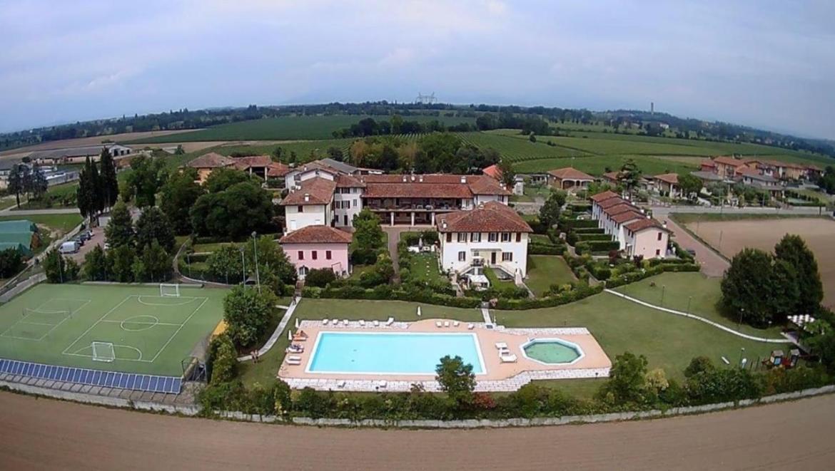 Wendy Apartment- Twobedroom & Pool & Parkprivatefree & Sports Desenzano del Garda Buitenkant foto